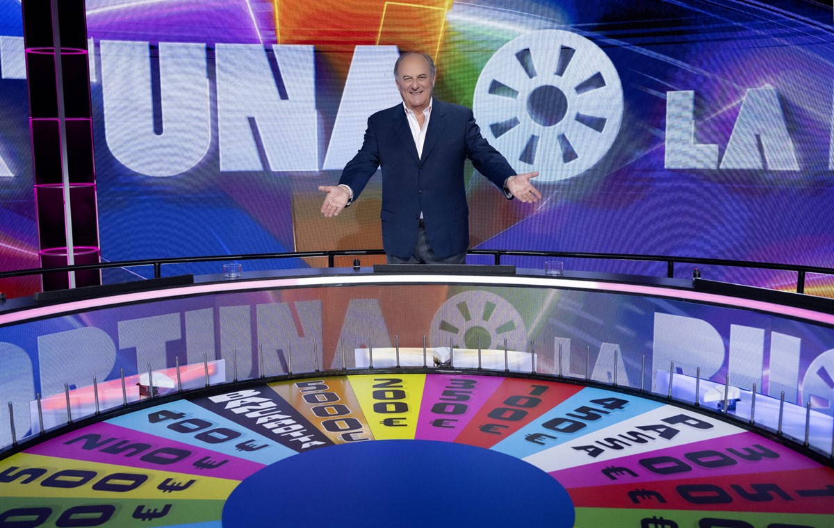 Canale 5 Honours Mike Bongiorno's anniversary with the launch of a new edition of Wheel of Fortune