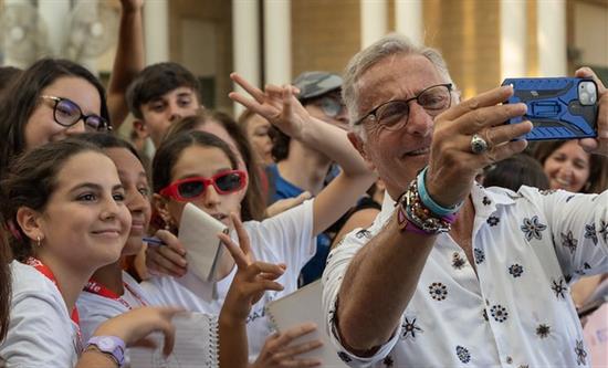 Paolo Bonolis at Giffoni: A Show in 60 Seconds
