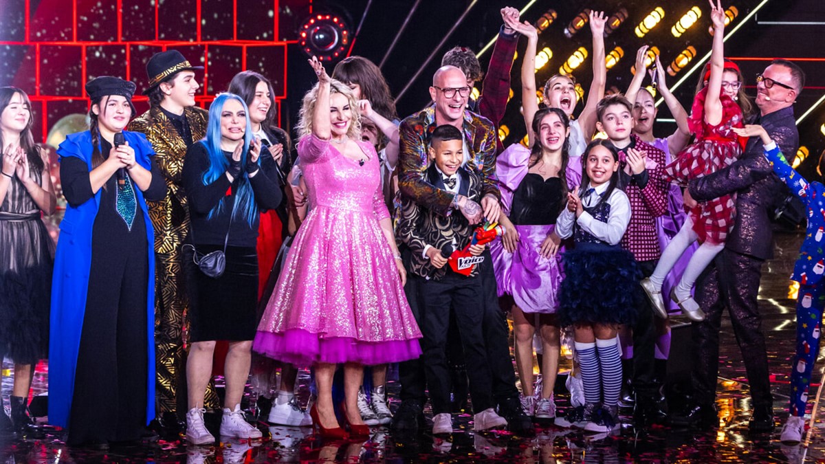 December 22, 2023: Final episode of The Voice Kids 2 (23.5%) on Rai 1 won pt slot; first part of Ciao Darwin closed (21.7%)