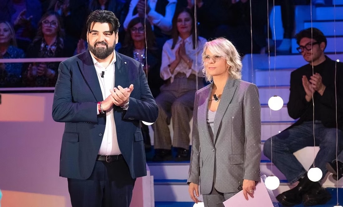 Sat, Jan 11: Canale 5's people show C'è Posta per Te dominated the pt slot with 31.3% VS the debut of talent Ora o Mai Più (18.2%) on Rai 1