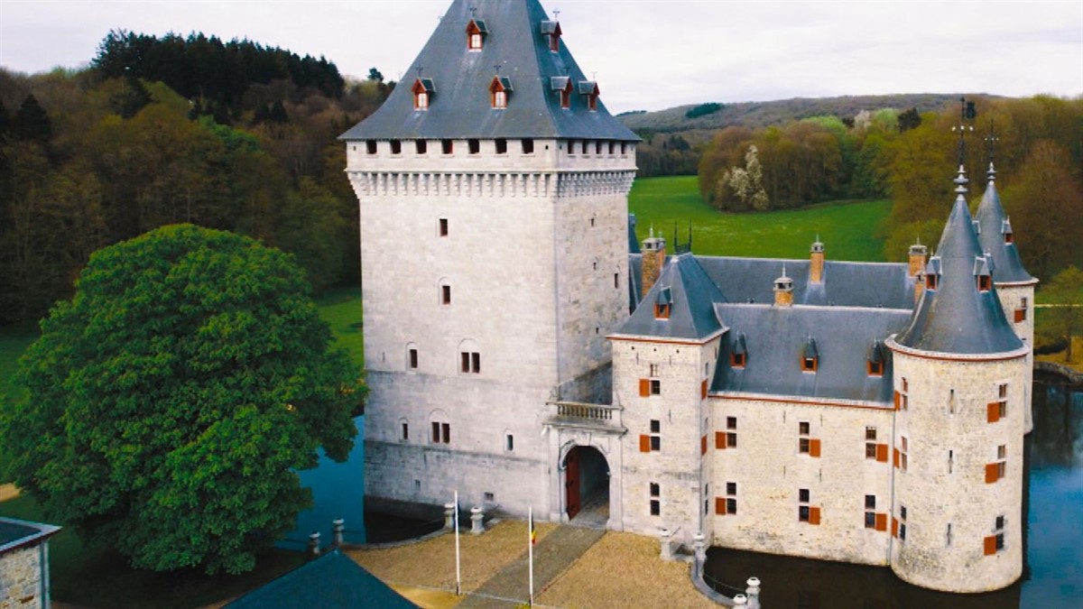 VTM Launches a Reality Experiment: Politicians Locked in a Castle for a Day