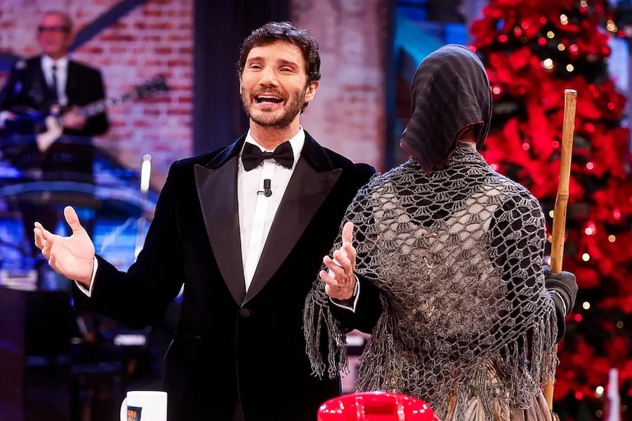 Tue, Jan 6, 2026: Big record for special episode of Affari Tuoi (27.6% + 35.9%) dedicated to Lotteria Italia; for Barbie movie only 9.1%