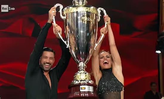 Sat, Dec 21: Record for the finale of Ballando con le Stelle (24.4%+34.1%) on Rai 1 