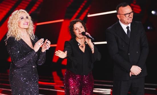 Fri, Mar 7, 2025: The Voice Senior (23.3%) dominates the night; drama Le Onde del Passato (13.5%); premiere for MasterChef in free-to-air (2.6%)