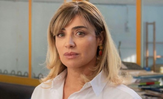 Italian TOP 10 (Jan 19-25, 2026): La Preside leads (#1) followed by La Ruota dei Campioni (#2). A Testa Alta rises to #3, while Striscia la Notizia debuts at #8 in prime time